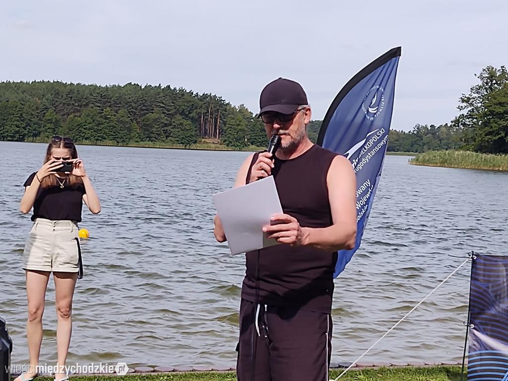 Plaża przed zawodami pływackimi