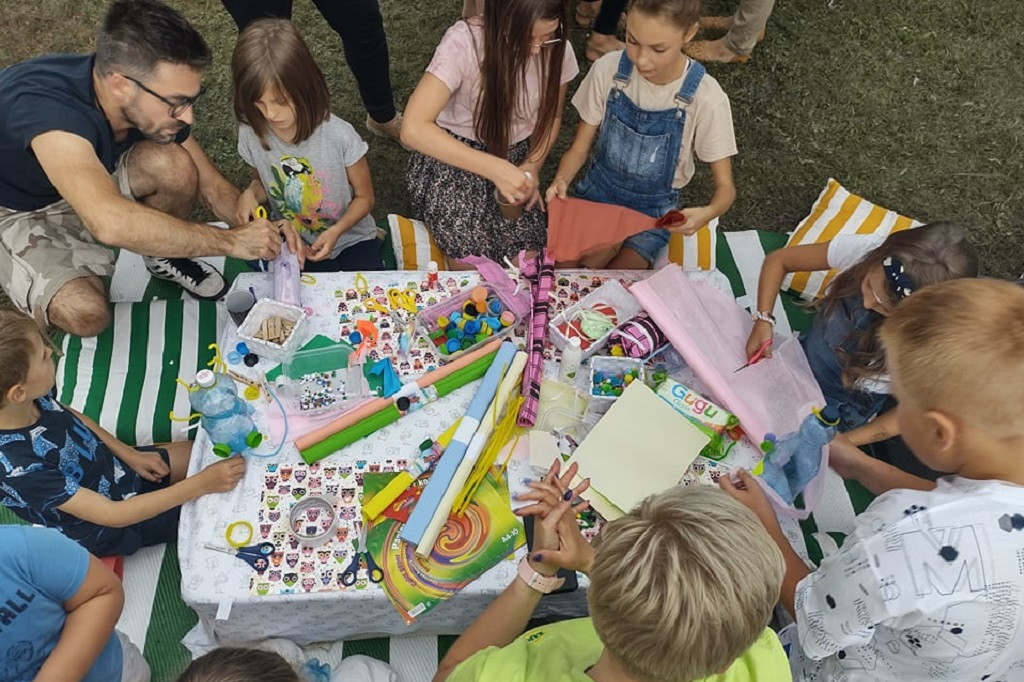 Cały świat w Krainie 100 Jezior