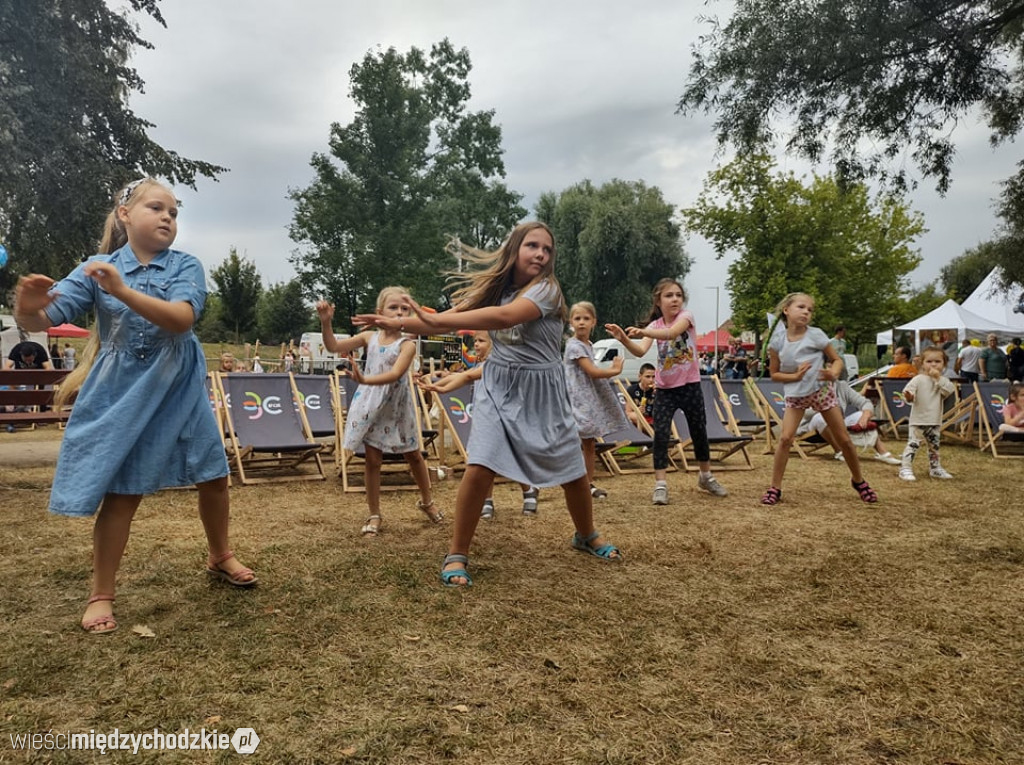 Cały świat w Krainie 100 Jezior