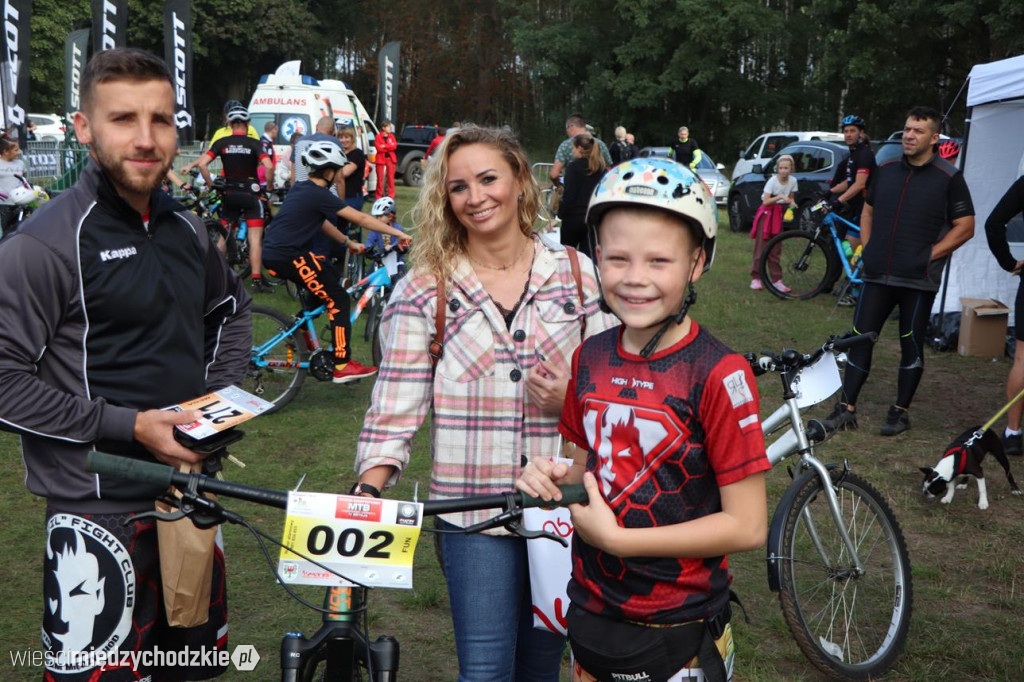 Charytatywny Maraton MTB w Mokrzcu