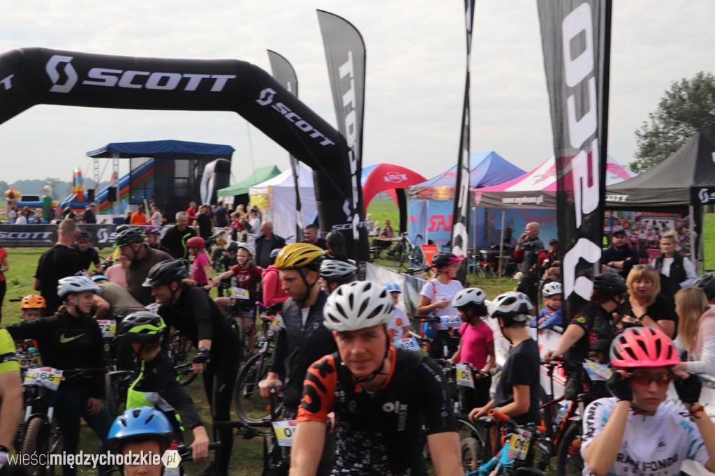 Charytatywny Maraton MTB w Mokrzcu