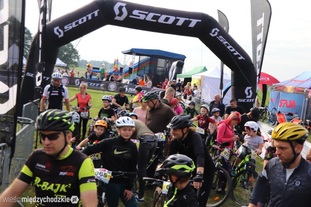Charytatywny Maraton MTB w Mokrzcu
