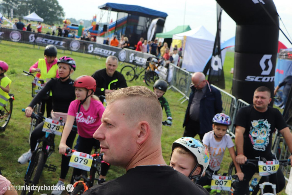 Charytatywny Maraton MTB w Mokrzcu