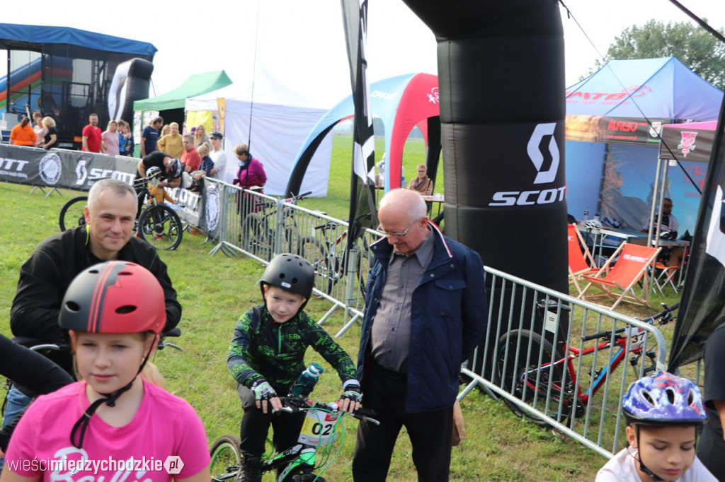 Charytatywny Maraton MTB w Mokrzcu