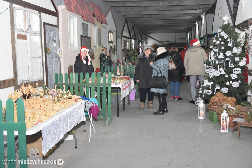Świąteczny Jarmark w Mniszkach
