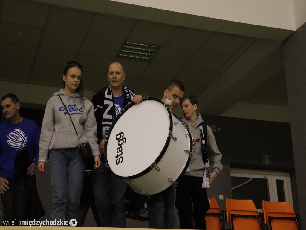 Sokół Międzychód pokonuje lidera grupy