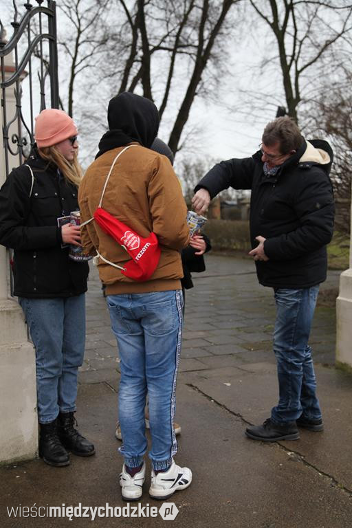 Wolontariusze działają