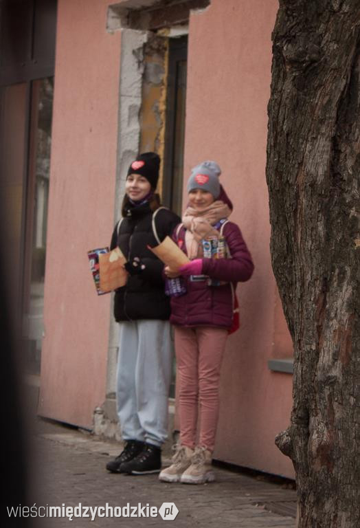 Wolontariusze działali bez względu na pogodę