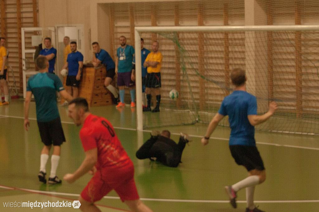 Pomaganie przez granie