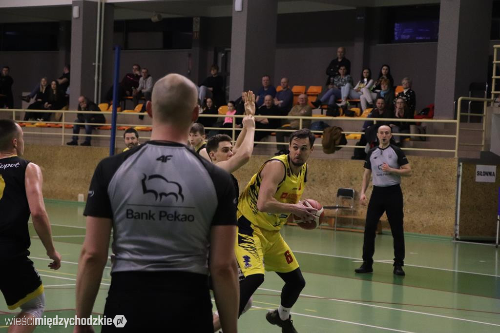 Koszykarze Sokoła Międzychód ponownie wygrywają