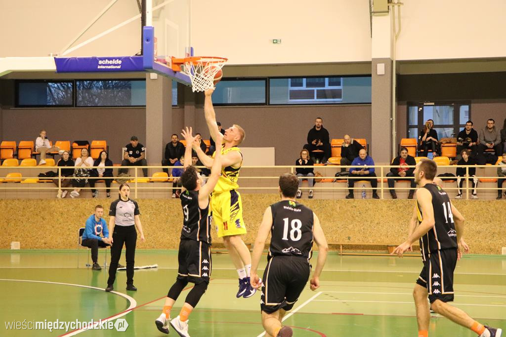 Sokół wygrywa Basket Hills Bielsko-Biała