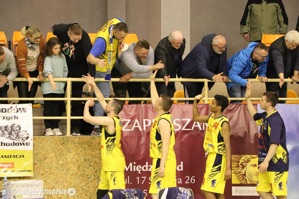 Sokół wygrywa Basket Hills Bielsko-Biała