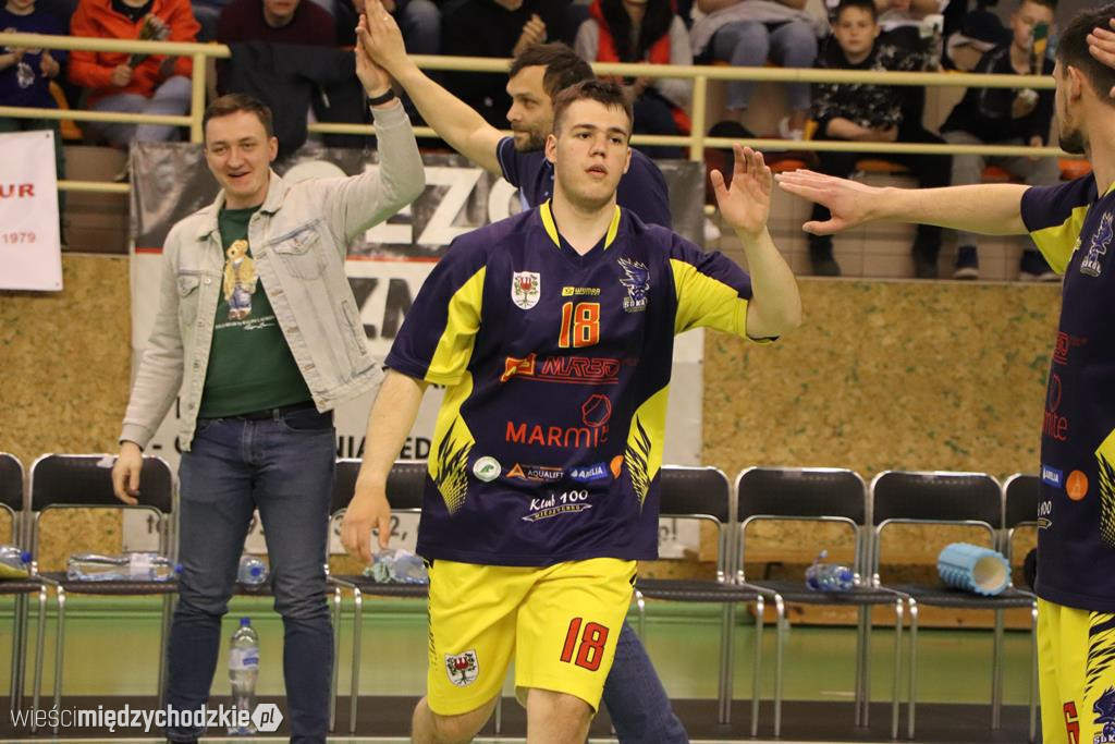 Koszykarze Sokoła Międzychód przegrywają play-off