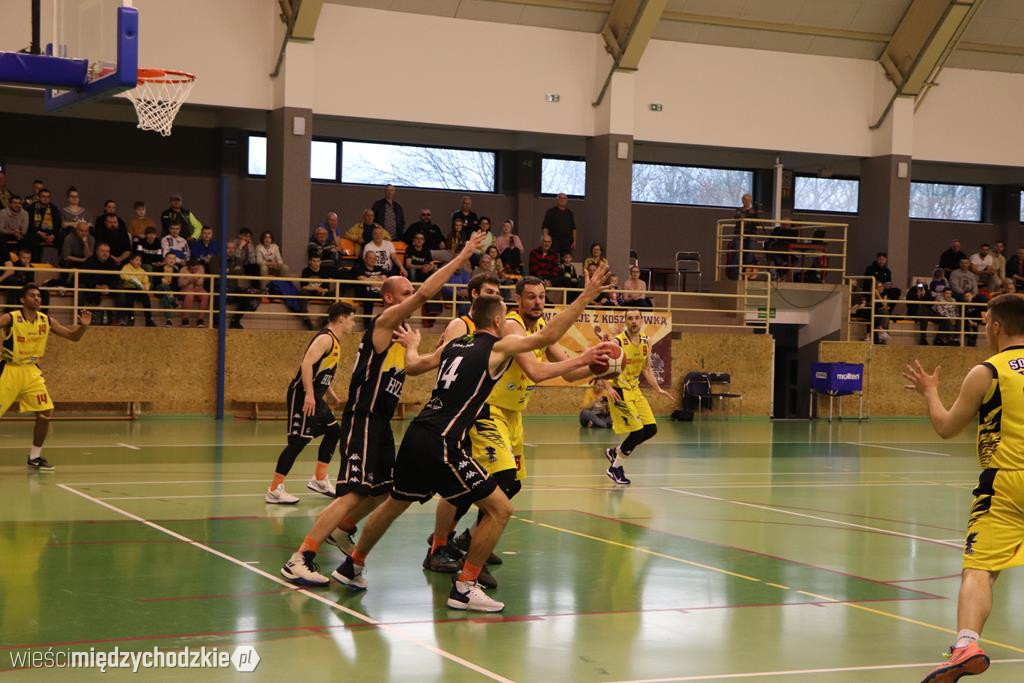 Koszykarze Sokoła Międzychód przegrywają play-off