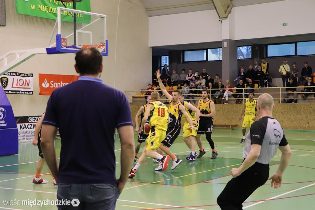 Koszykarze Sokoła Międzychód przegrywają play-off
