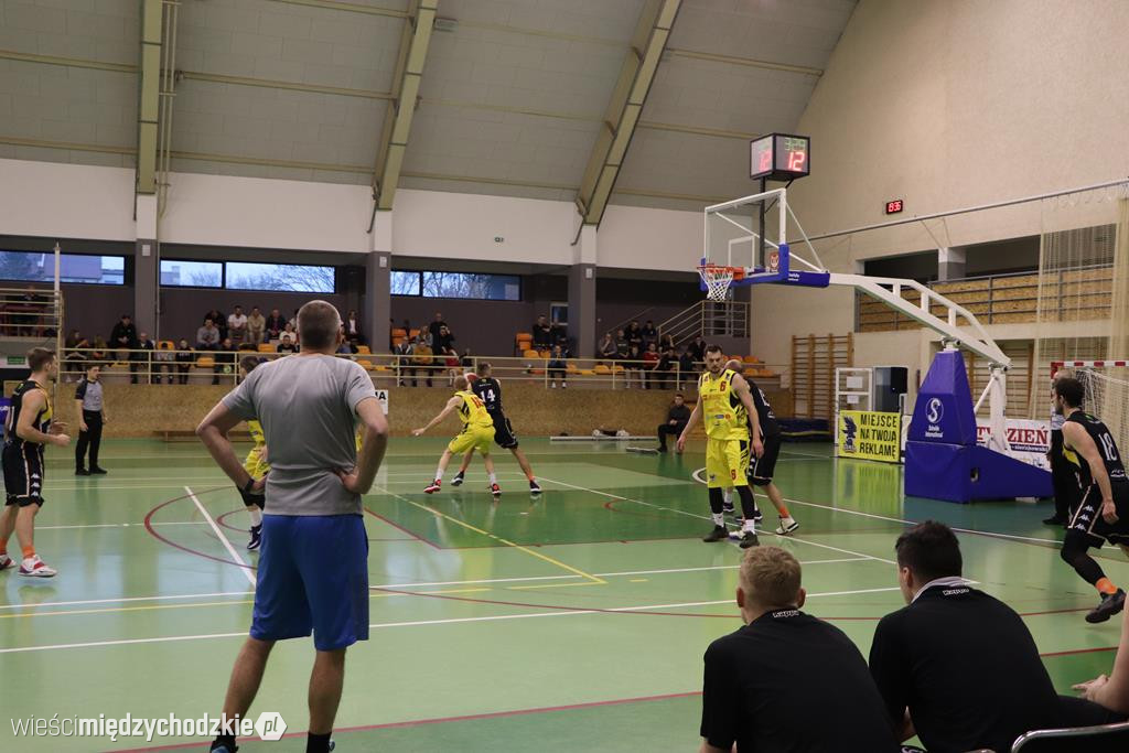 Koszykarze Sokoła Międzychód przegrywają play-off