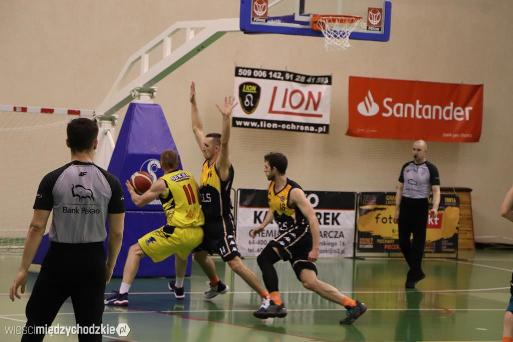 Koszykarze Sokoła Międzychód przegrywają play-off