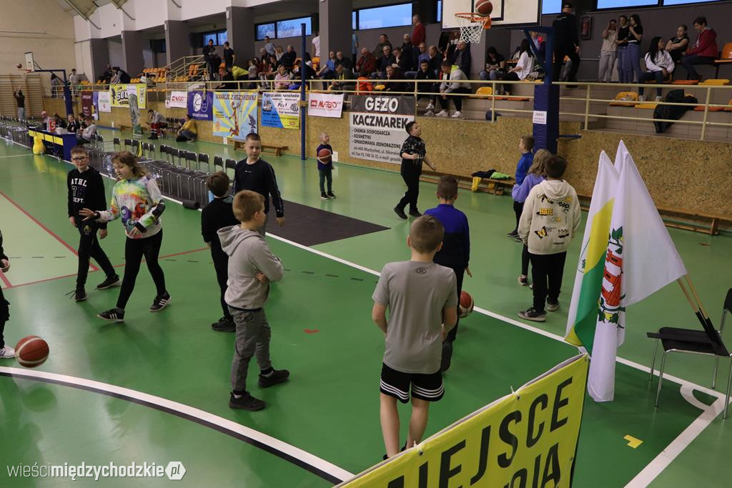 Koszykarze Sokoła Międzychód przegrywają play-off