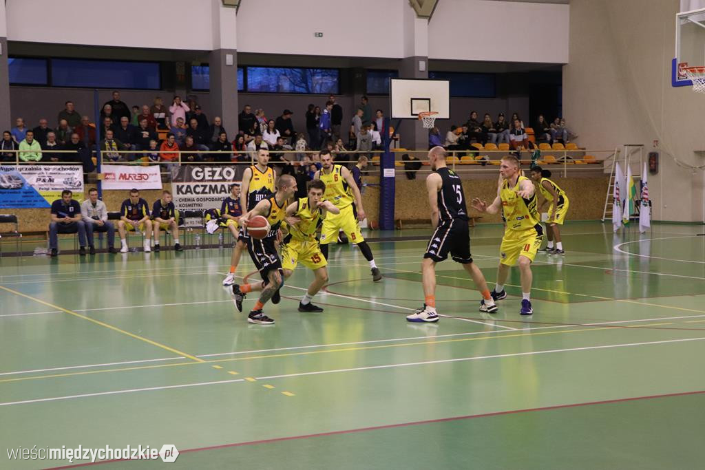 Koszykarze Sokoła Międzychód przegrywają play-off