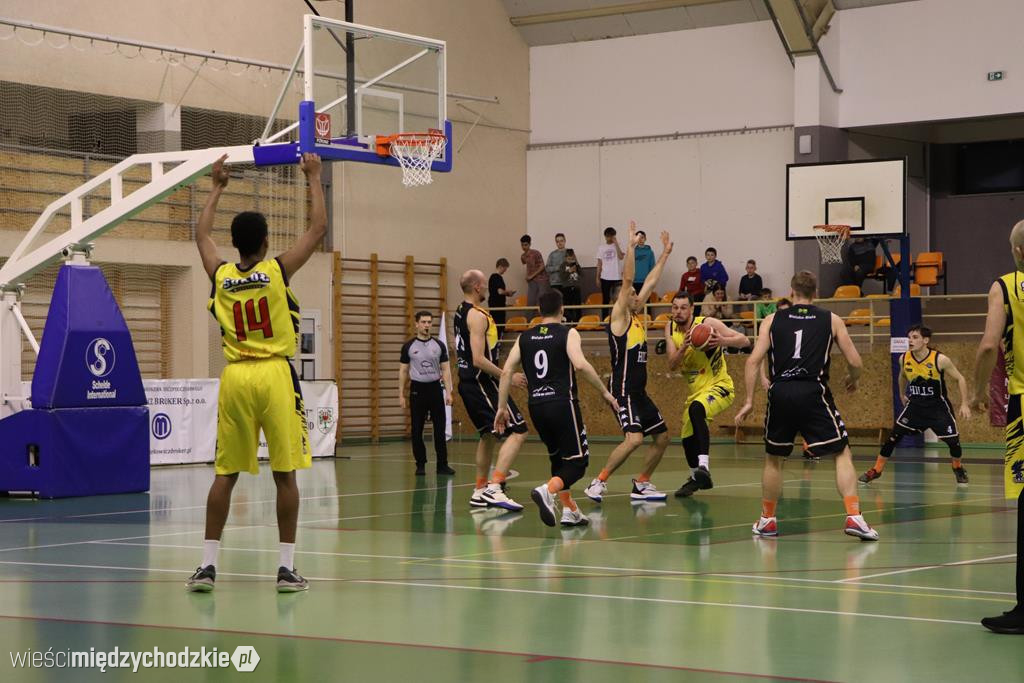 Koszykarze Sokoła Międzychód przegrywają play-off