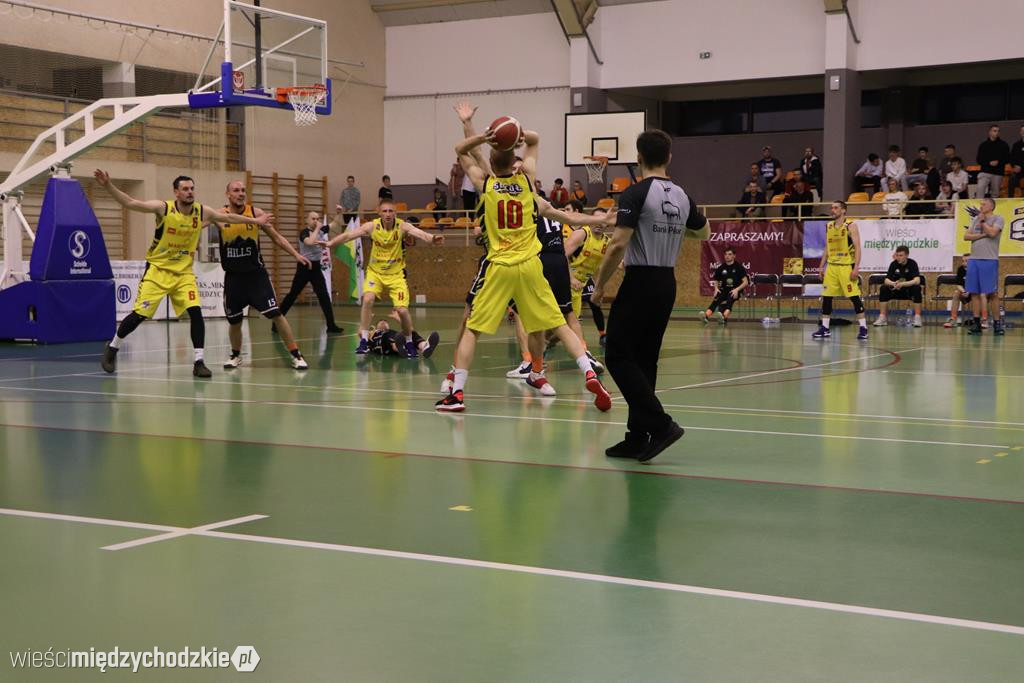 Koszykarze Sokoła Międzychód przegrywają play-off