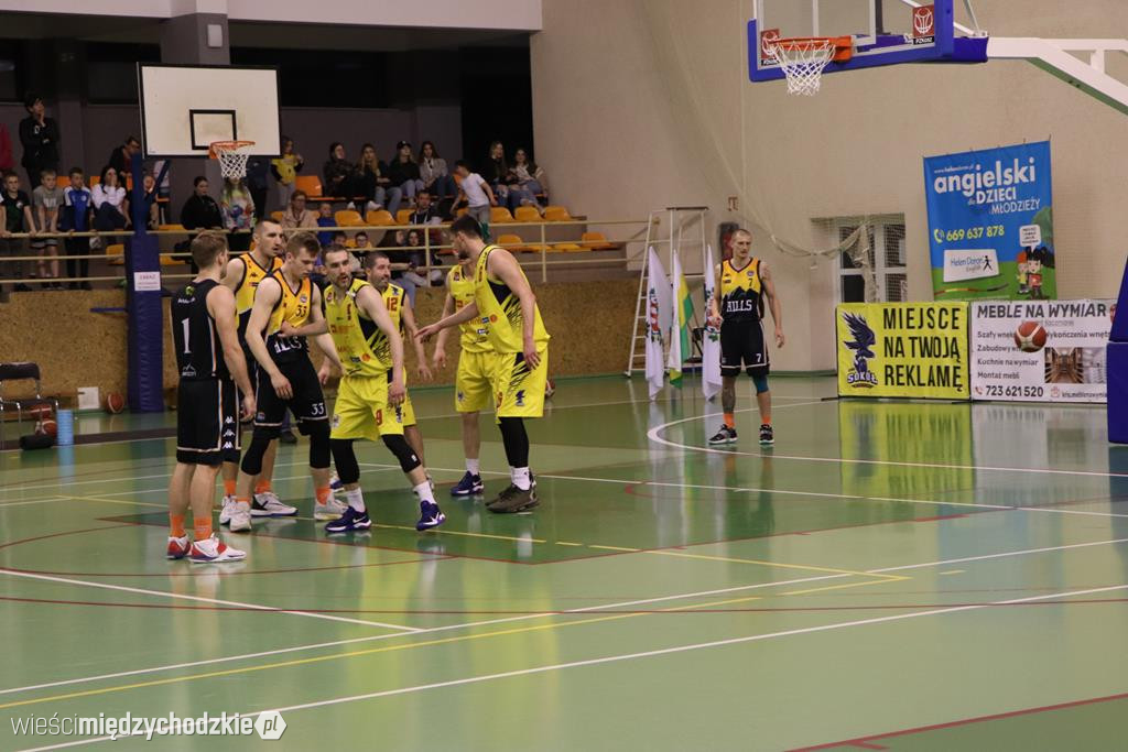 Koszykarze Sokoła Międzychód przegrywają play-off