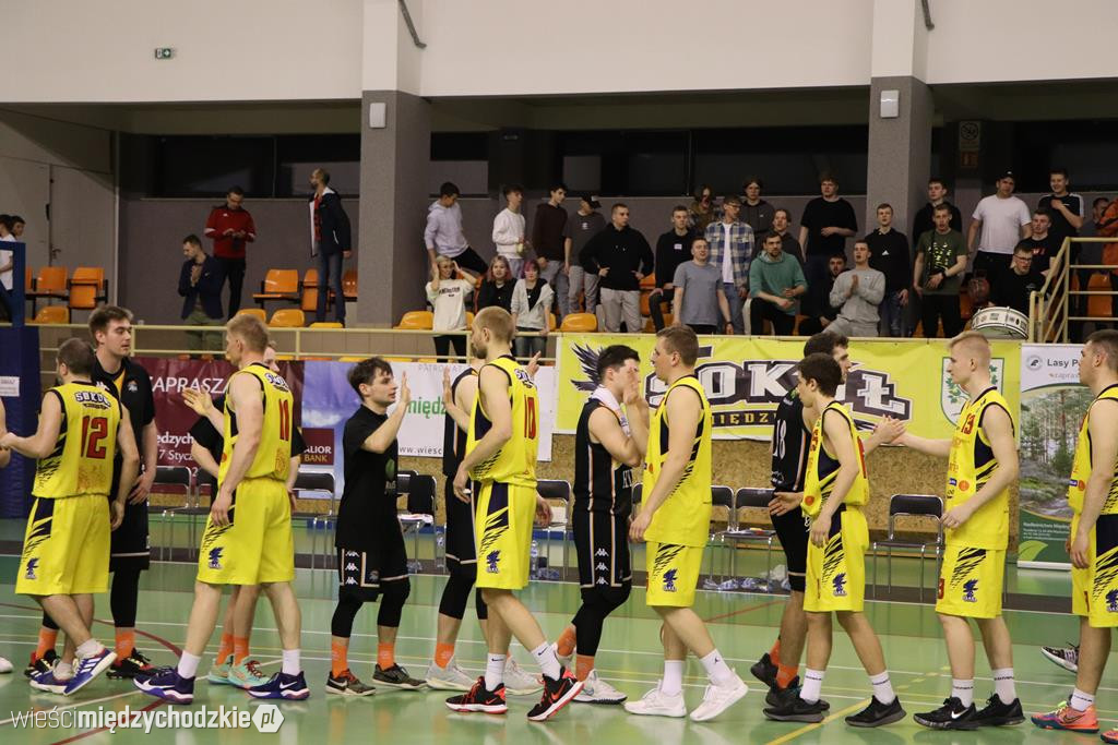 Koszykarze Sokoła Międzychód przegrywają play-off
