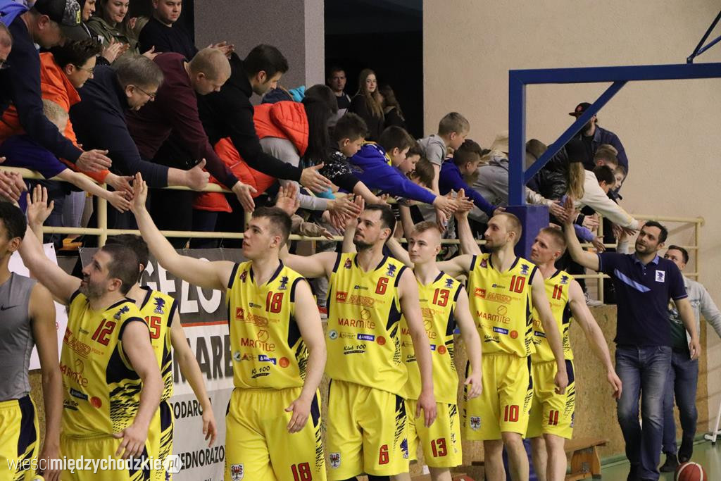 Koszykarze Sokoła Międzychód przegrywają play-off