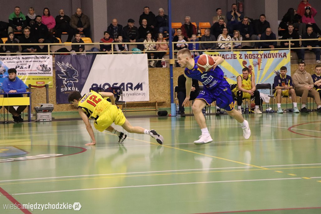 Sokół nadal niepokanany !