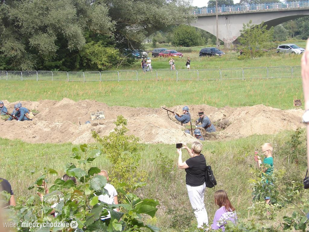 Piknik historyczny w Sierakowie
