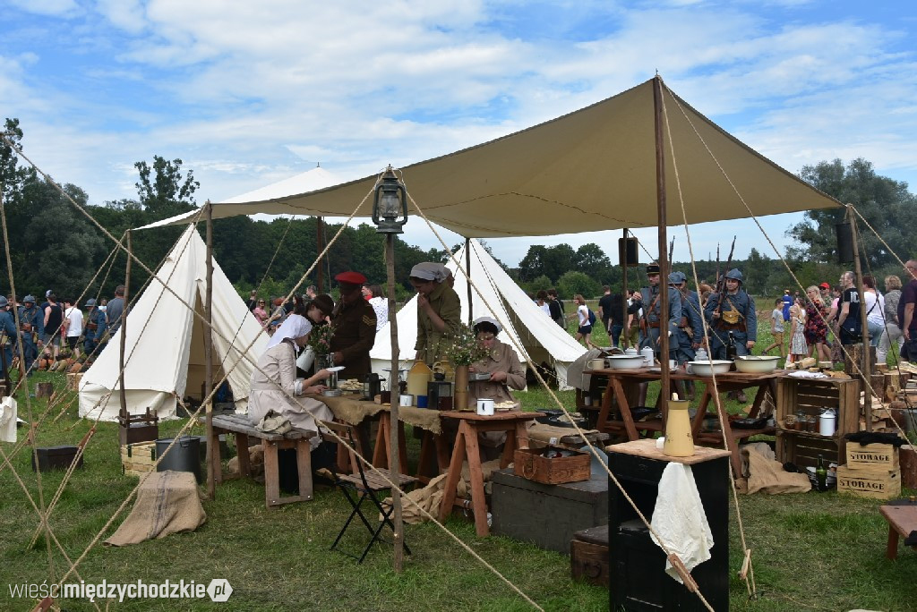 Piknik historyczny w Sierakowie