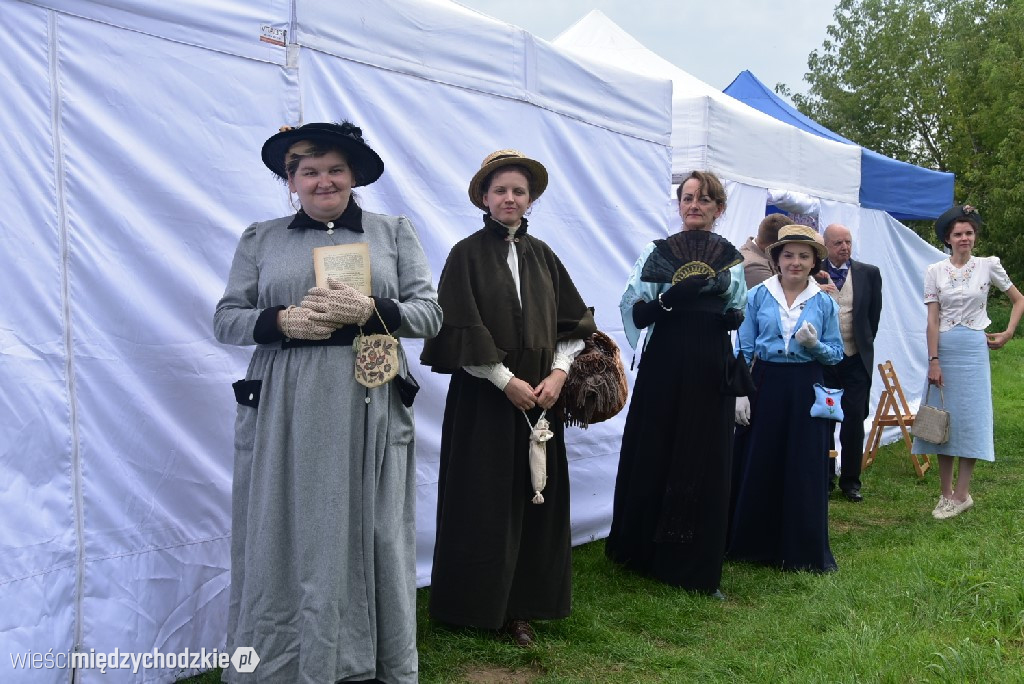 Piknik historyczny w Sierakowie