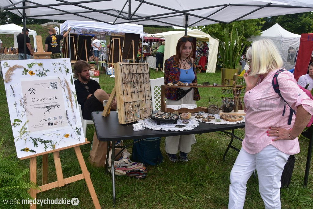 Piknik historyczny w Sierakowie