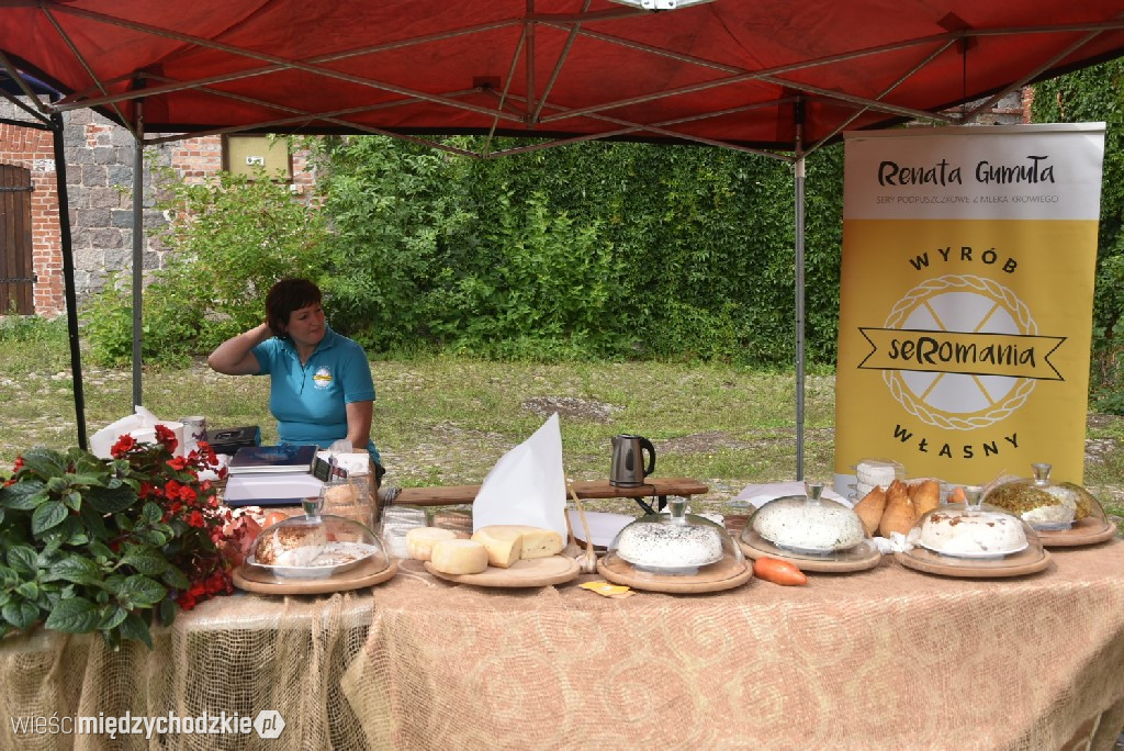 Spichlerz letnich plonów w Mniszkach