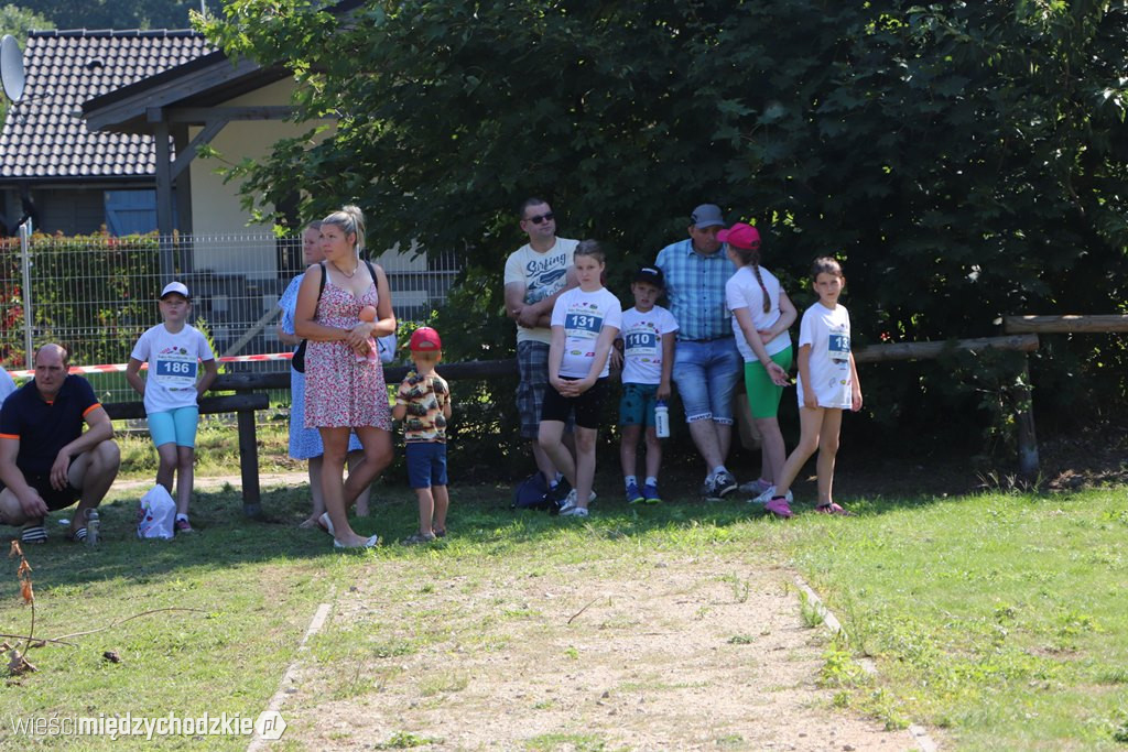 Prawie 200 młodych biegaczy na starcie w Sierakowie
