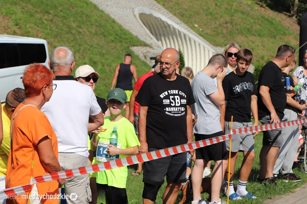 Prawie 200 młodych biegaczy na starcie w Sierakowie