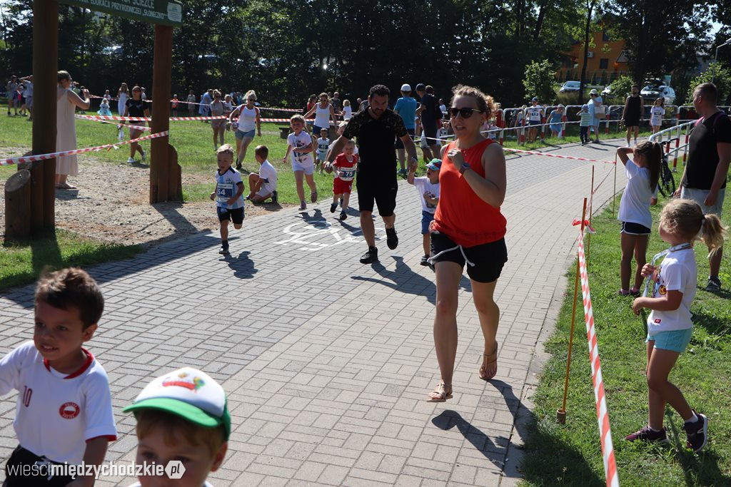 Prawie 200 młodych biegaczy na starcie w Sierakowie
