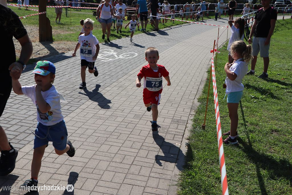Prawie 200 młodych biegaczy na starcie w Sierakowie