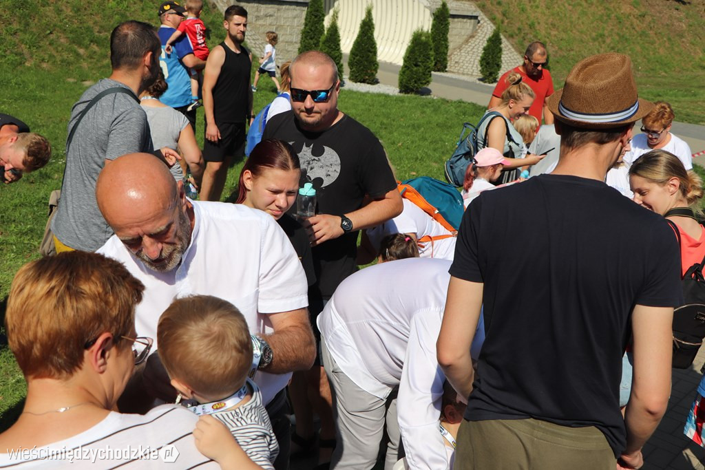 Prawie 200 młodych biegaczy na starcie w Sierakowie