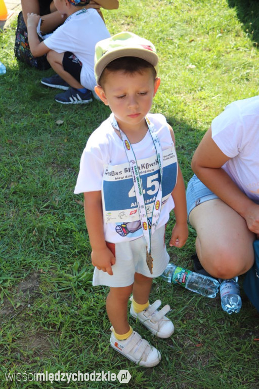 Prawie 200 młodych biegaczy na starcie w Sierakowie