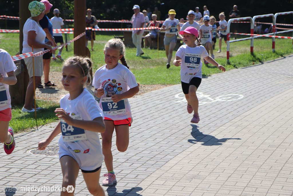Prawie 200 młodych biegaczy na starcie w Sierakowie