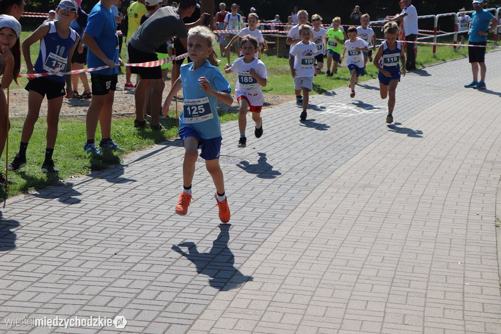 Prawie 200 młodych biegaczy na starcie w Sierakowie