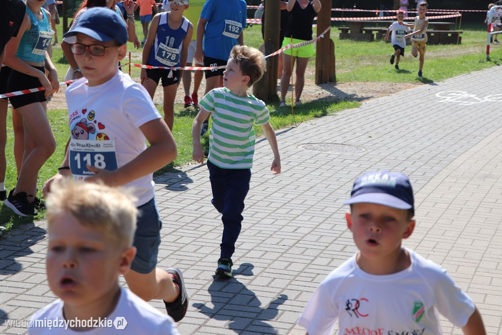 Prawie 200 młodych biegaczy na starcie w Sierakowie