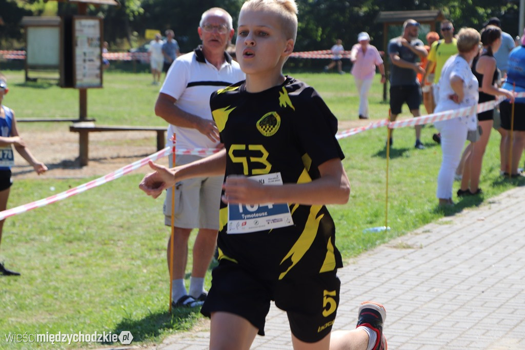 Prawie 200 młodych biegaczy na starcie w Sierakowie