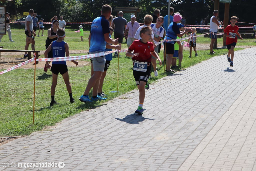 Prawie 200 młodych biegaczy na starcie w Sierakowie