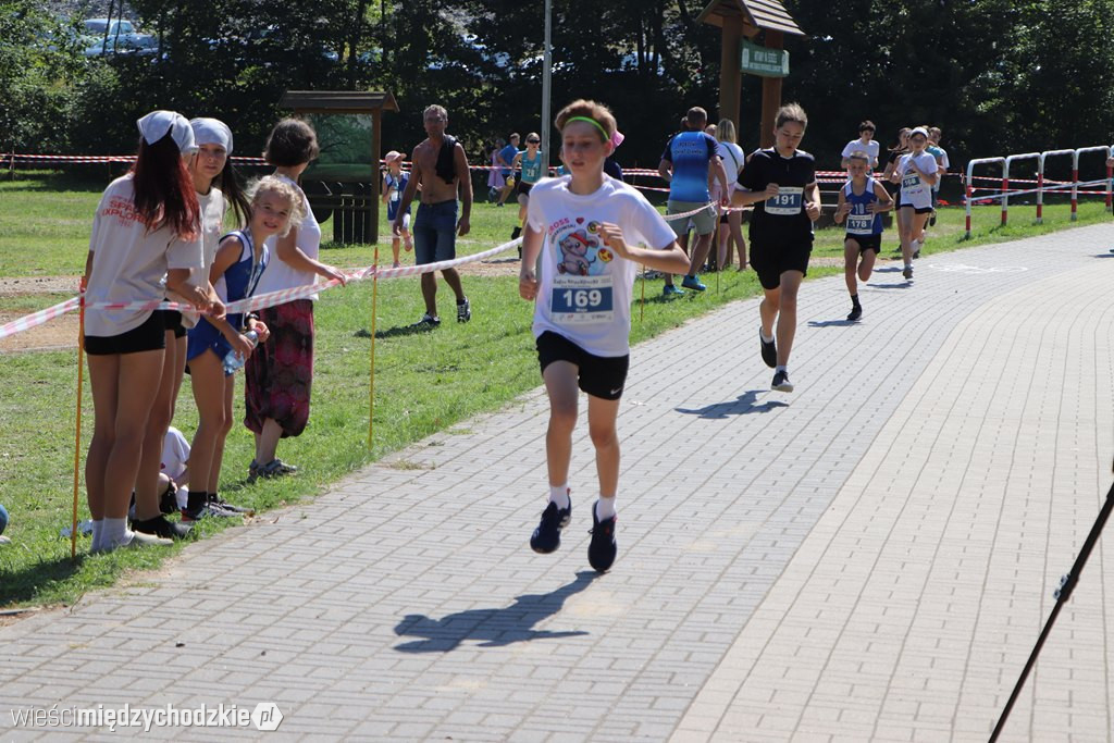 Prawie 200 młodych biegaczy na starcie w Sierakowie