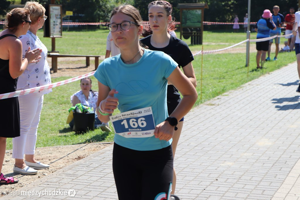 Prawie 200 młodych biegaczy na starcie w Sierakowie