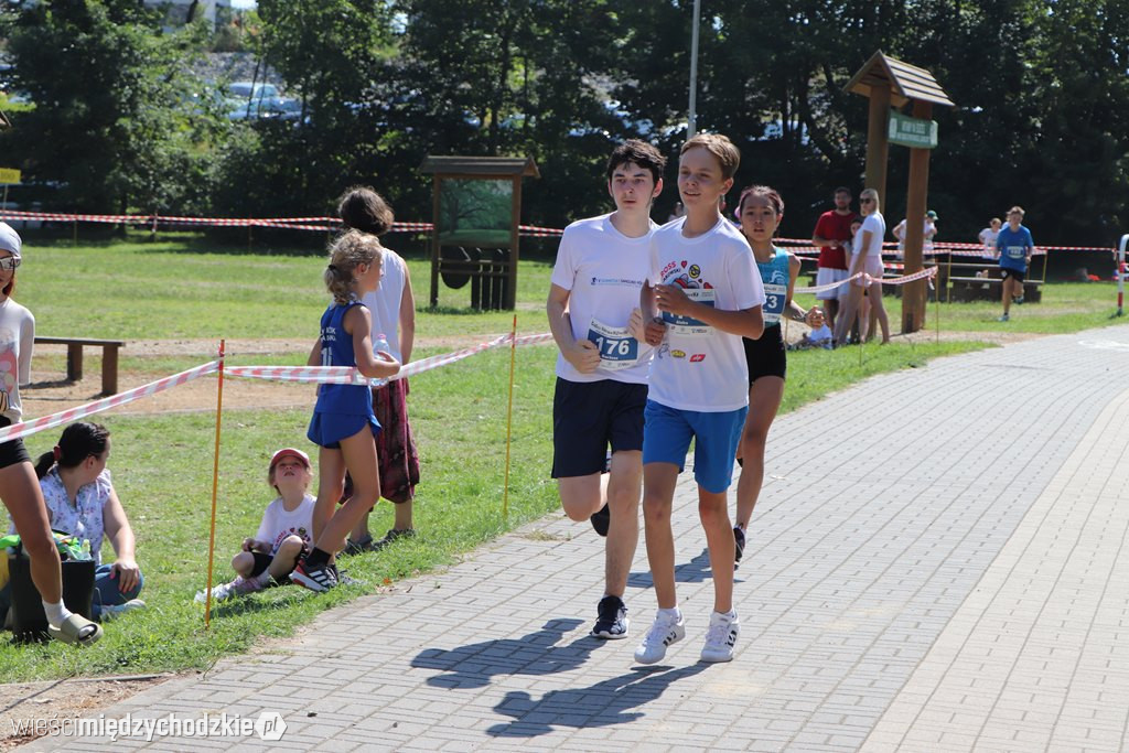 Prawie 200 młodych biegaczy na starcie w Sierakowie