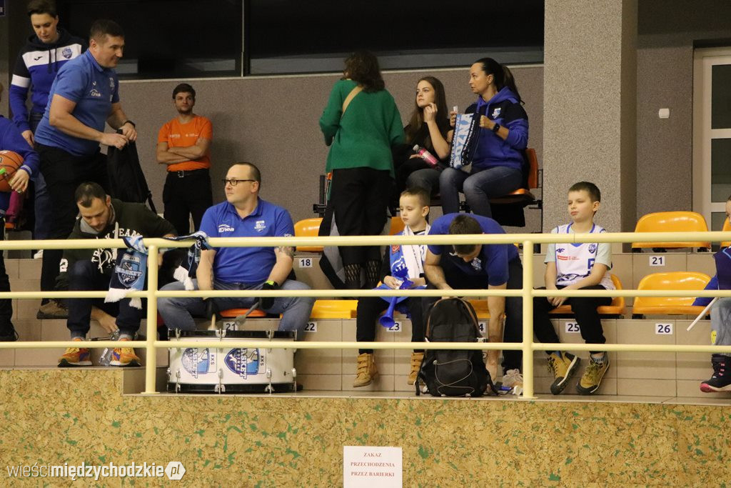 Koszykarskie derby Wielkopolski dla Sokoła