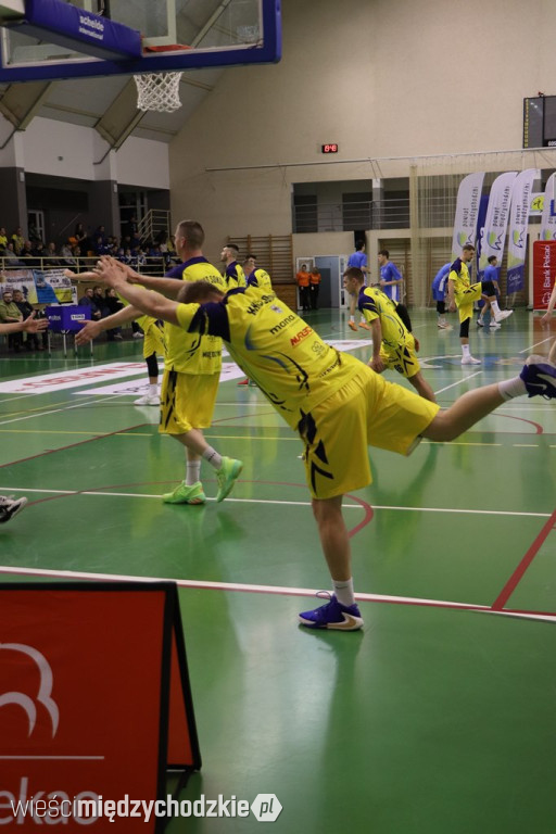 Koszykarskie derby Wielkopolski dla Sokoła